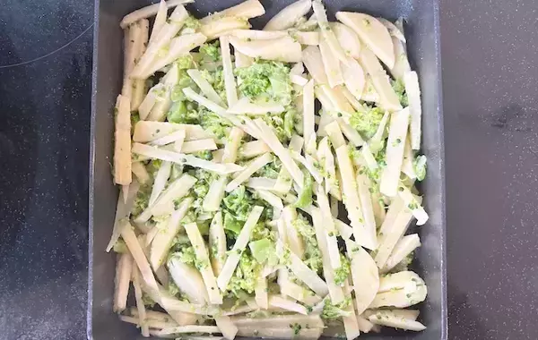 ジャガイモとブロッコリーを混ぜて…　玉子焼き器で作ったものに、子供が「もう一回食べたい」