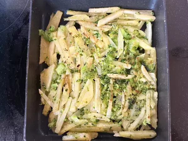 ジャガイモとブロッコリーを混ぜて…　玉子焼き器で作ったものに、子供が「もう一回食べたい」