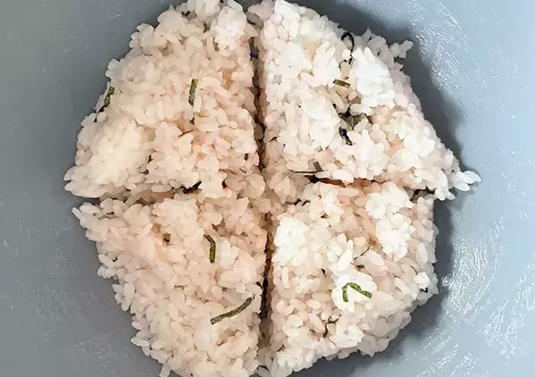 パスタソースを『おにぎり』に活用！　簡単＆節約アイディアに「この手があったか！」