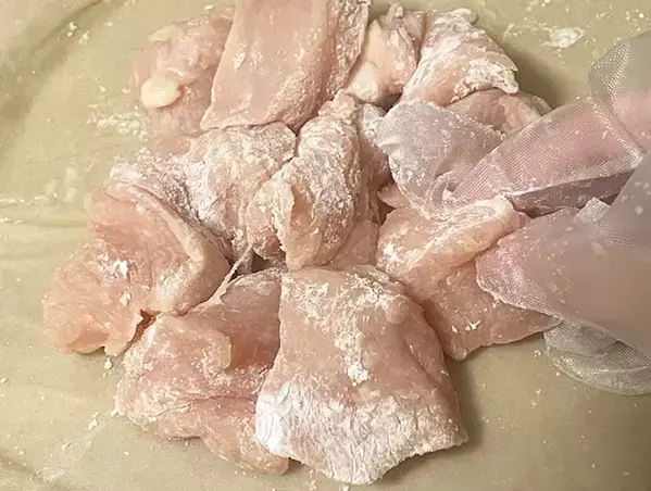 オレンジジュースで鶏肉を煮込む？　意外な組み合わせに「ご飯に合う」