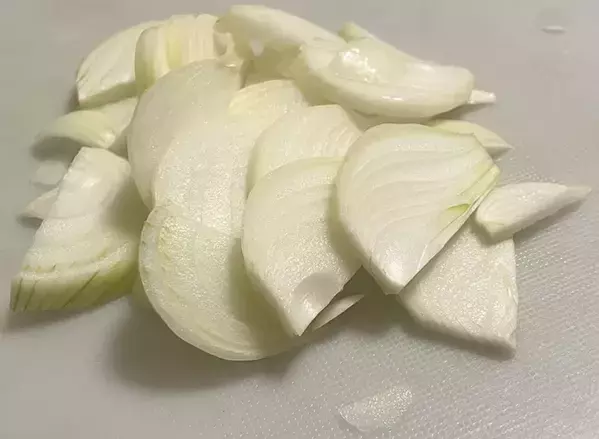 オレンジジュースで鶏肉を煮込む？　意外な組み合わせに「ご飯に合う」