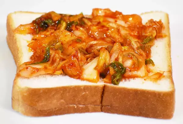 のせて焼くだけ！　天野ひろゆきが教える、『77円』のトーストアレンジ