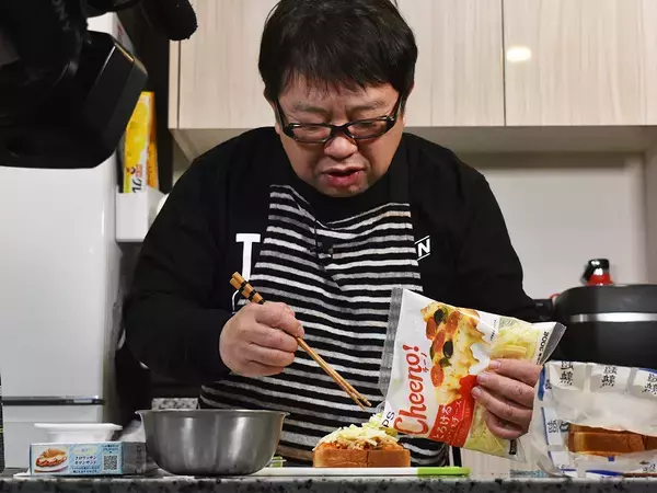 のせて焼くだけ！　天野ひろゆきが教える、『77円』のトーストアレンジ