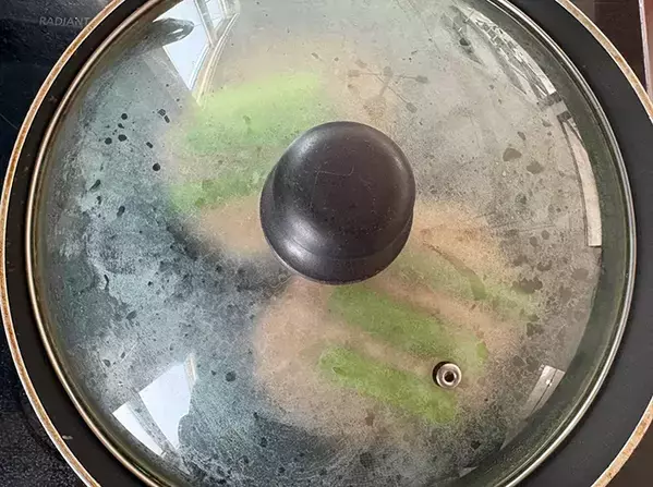 ハンバーグにのせて焼くと？　旬野菜の食べ方に「意外と合う」「華やか！」