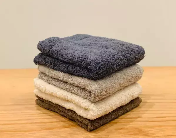 捨てる前に試して！　黒カビが生えたタオルの対処法に「助かります」「諦めてた」【洗濯テク4選】