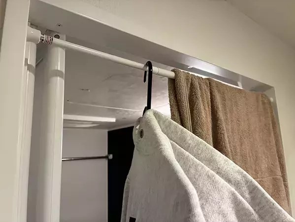 自衛隊「9割が知らない突っ張り棒の設置方法」　実際に試したら落ちなくなった