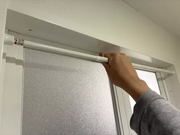 自衛隊「9割が知らない突っ張り棒の設置方法」　実際に試したら落ちなくなった