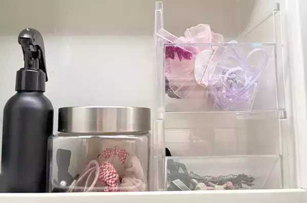 こんな使い方もできるの？　ダイソーの『はがき整理ケース』が便利すぎた