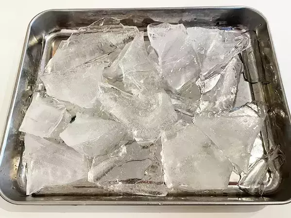 もう市販の袋入り氷、買わない！　氷を作るなら『ジッパーつき袋』が最高だった