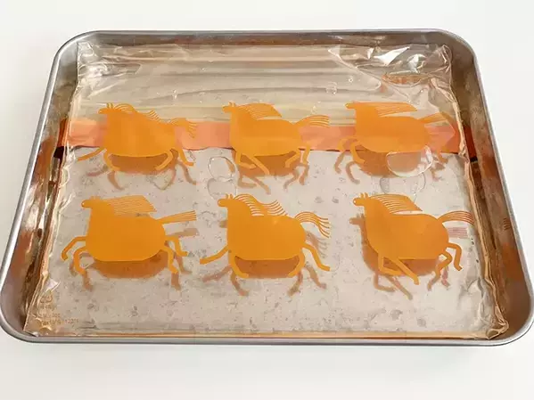 もう市販の袋入り氷、買わない！　氷を作るなら『ジッパーつき袋』が最高だった