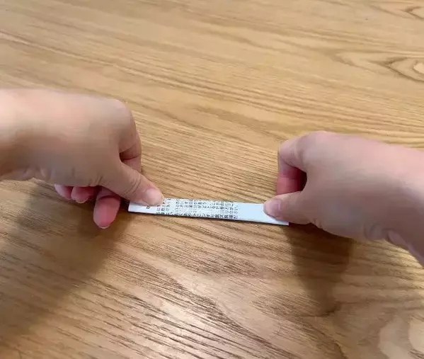 「ずっと無理やり引きちぎってた」　値札タグの簡単な外し方に「目からウロコ」「覚えとく」