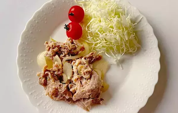 フライパンは使いません！　15分で完成の『豚の生姜焼き風』レシピ