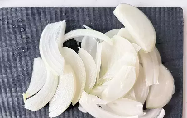 フライパンは使いません！　15分で完成の『豚の生姜焼き風』レシピ