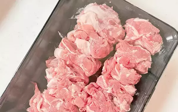 フライパンは使いません！　15分で完成の『豚の生姜焼き風』レシピ