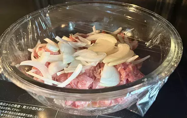 フライパンは使いません！　15分で完成の『豚の生姜焼き風』レシピ