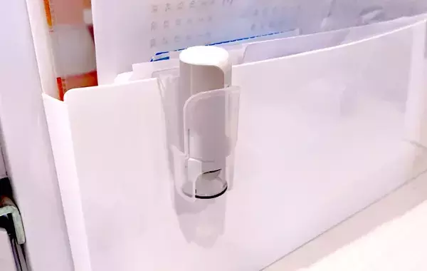 冷蔵庫以外でも大活躍！　100均『薬味ホルダー』をキッチンに置くと…