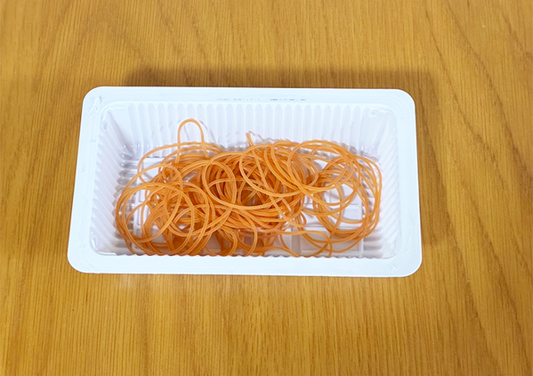 豆腐を取り出して用済みになった『豆腐容器』　整理整頓で役立つ活用法がこちら