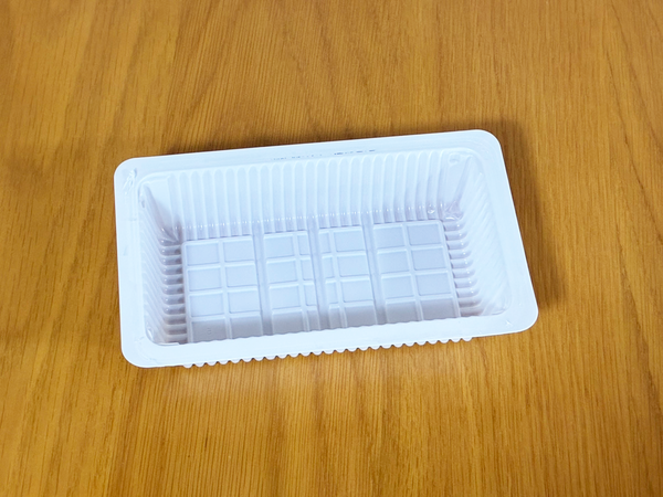 豆腐を取り出して用済みになった『豆腐容器』　整理整頓で役立つ活用法がこちら