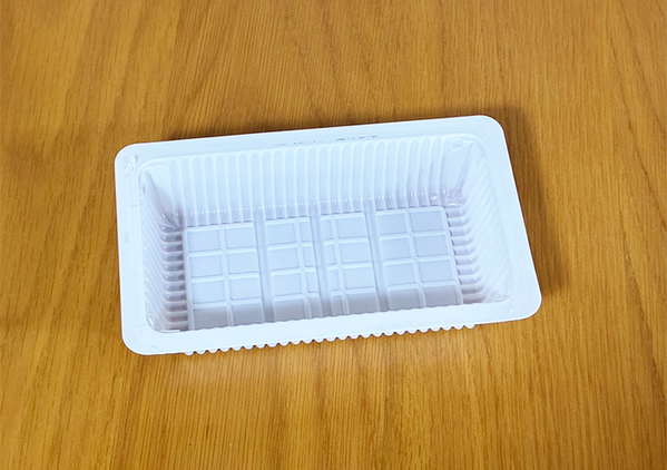 豆腐を取り出して用済みになった『豆腐容器』　整理整頓で役立つ活用法がこちら