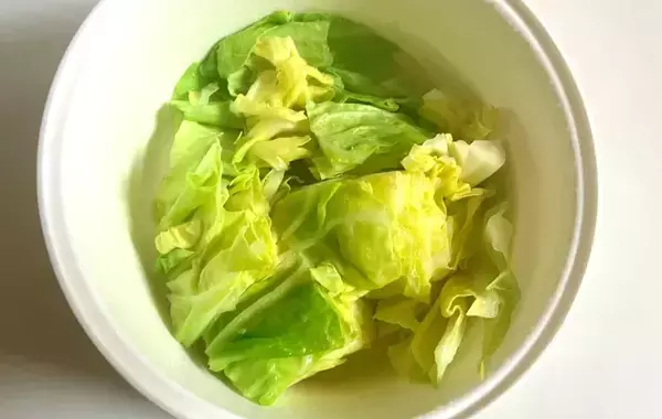 旬を楽しめるのは今だけ！　5分で作ったキャベツの簡単おかずに「息子が一気に完食」