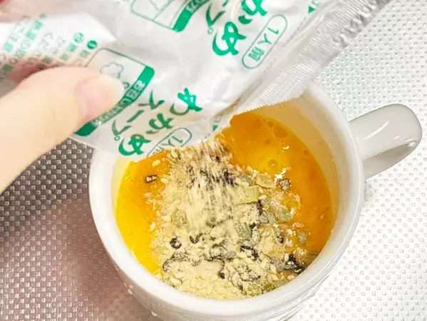 簡単すぎる茶碗蒸し　わかめスープと卵をレンチンするだけで完成！