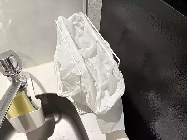 100均のふきんかけの『じゃない使い方』　キッチン周りがより便利になる活用法3選