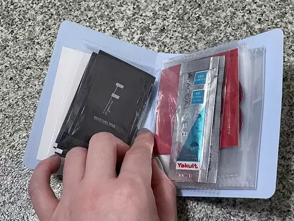 100均の『カードファイル』を旅行に！　「じゃない使い方」がパッキングに便利だった