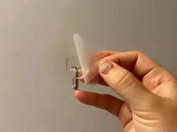 冷蔵庫横の空きスペース　収納に変える方法に「めっちゃ賢い」「すぐできる」