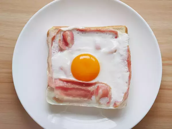 フライパンはもう使いません！　目玉焼きトーストを作る時は…
