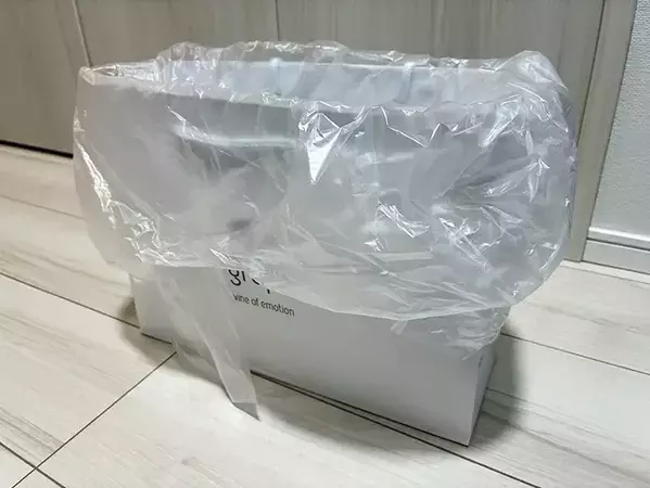 余った紙袋が『ゴミ箱』として使える！　100均アイテムと組み合わせる便利な方法