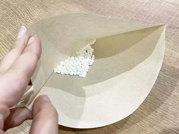 小さい空き瓶に入れたのは？　思わぬアイテムが『芳香剤』になった