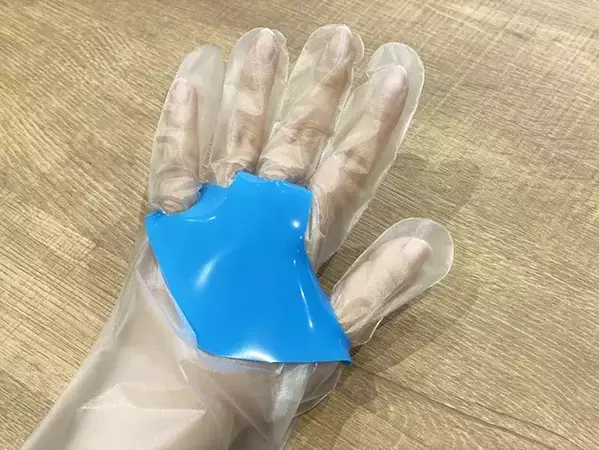ビニール手袋が脱げる『あのイライラ』を解消！　ダイソーグッズに「こういうの探してた」
