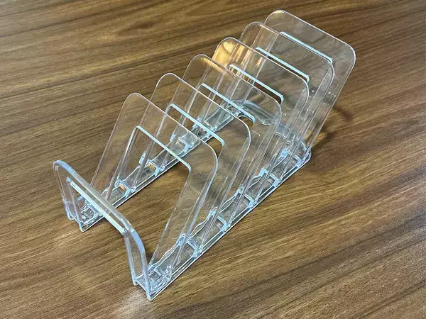 ハンカチスタンドがキッチンの収納にも役立つ　100均アイテムの意外な使い道3選