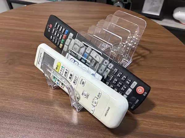 ハンカチスタンドがキッチンの収納にも役立つ　100均アイテムの意外な使い道3選