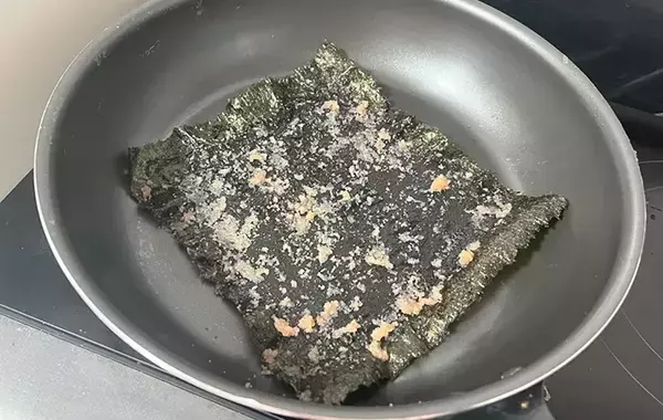 海苔に『1本分』塗ってみて！　夫が絶賛した弁当おかずに「翌日も作った」「ご飯泥棒」【5分レシピ】