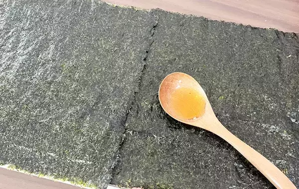 海苔に『1本分』塗ってみて！　夫が絶賛した弁当おかずに「翌日も作った」「ご飯泥棒」【5分レシピ】