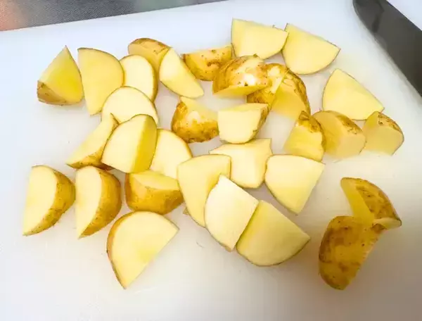 「息子が大絶賛」「おかわり止まらん」　新ジャガイモを炊飯器に入れて…？