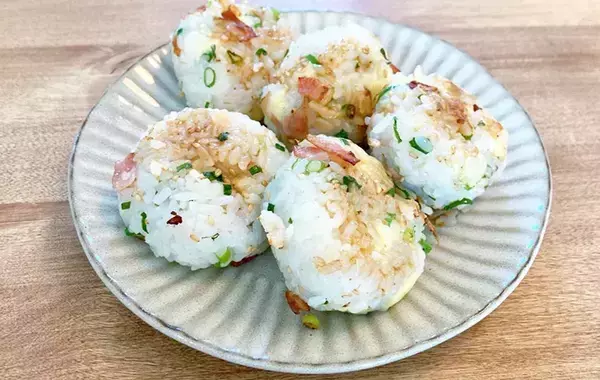 「おにぎりっていうか、おかずじゃん！」　夫と子供が喜んだ『焼きおにぎり』の簡単レシピ
