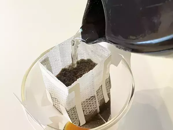 コーヒーゼリーの「超簡単」な作り方　ドリップコーヒーにお湯を注ぐ前に？