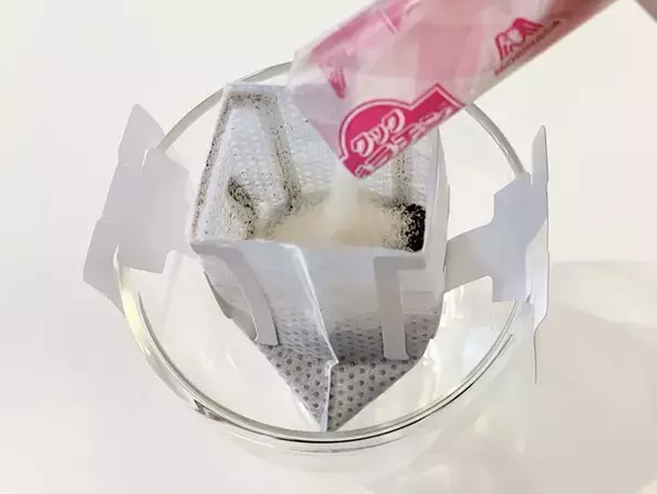 コーヒーゼリーの「超簡単」な作り方　ドリップコーヒーにお湯を注ぐ前に？