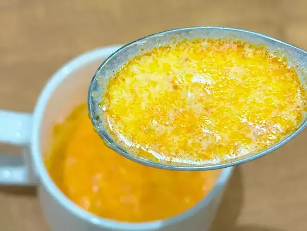 【検証】これ知ってた？　うまい棒を粉々にして牛乳注いだら…