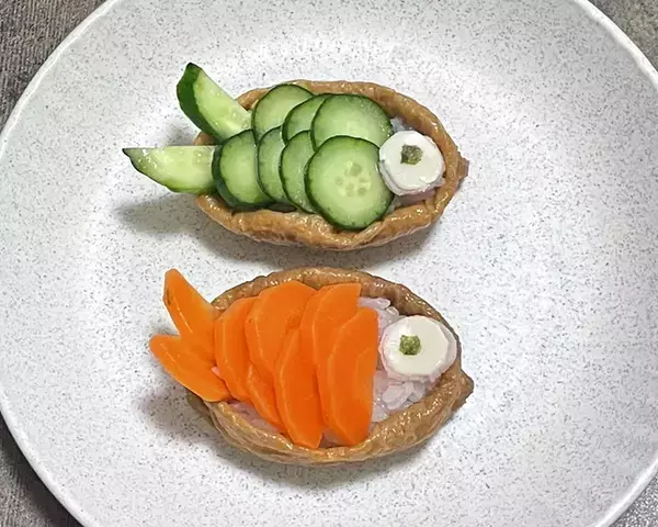 『いなり寿司』はこう食べる！　野菜を切って飾るだけの「かわいすぎる」アレンジ