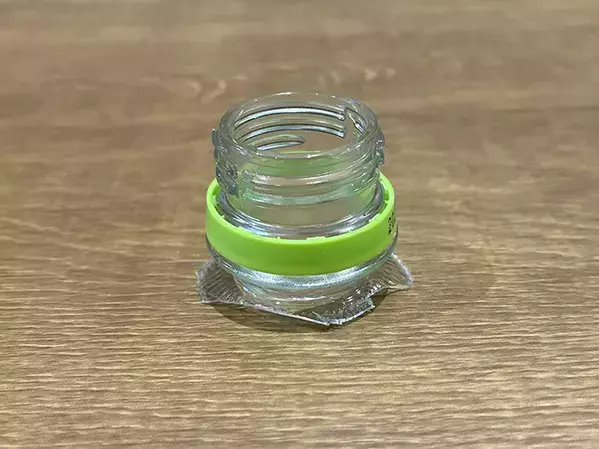 飲み終えたペットボトルの先を切って…　1分で作れる『小物ケース』が便利だった【活用法3選】