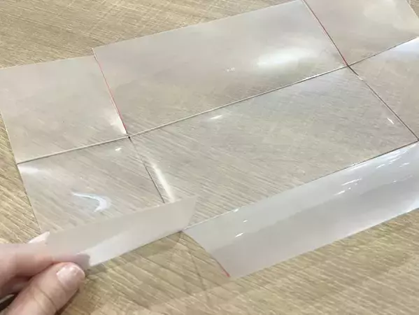 余ったクリアファイルに折り目をつけて？　『箱』を作ったら「100均いらず」かも！