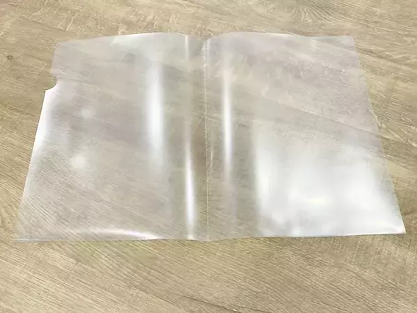 余ったクリアファイルに折り目をつけて？　『箱』を作ったら「100均いらず」かも！