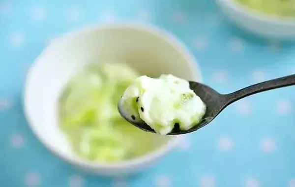 キウイ2個をジッパー袋でつぶして…　管理栄養士が試した「栄養アップの簡単おやつ」