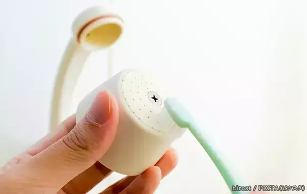 浴室のシャワーヘッド、中まで掃除して！　LIXILが教える「汚れを放置するリスク」