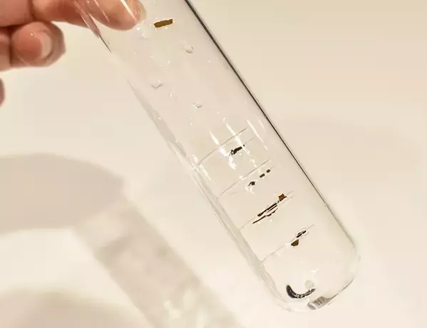 スリーコインズで『試験管』みたいな棒を発見！？　カップに挿すだけで「天才すぎる」