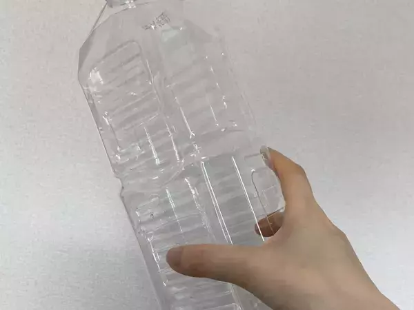 ペットボトルの先端をカットすると…　まさかの再利用テクに「絶対やる」「超便利」【活用法4選】