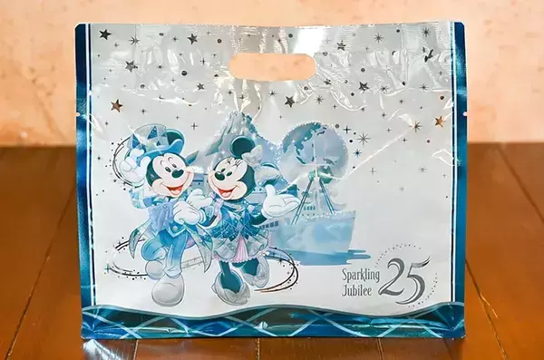 品薄のディズニー土産　「ご自由にどうぞ」と職場で配ってみたら…人気の理由が分かった【44袋入り】